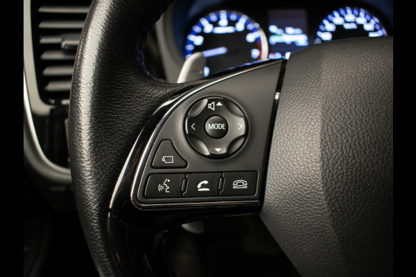 Mitsubishi Outlander 2.0 Connect Pro Sport (APPLE CARPLAY,NAVI,CAMERA,360 VIEW,STOEL/STUUR VERWARMING,CLIMATE,CRUISE,LM VELGEN)