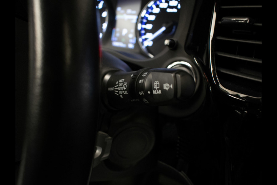 Mitsubishi Outlander 2.0 Connect Pro Sport (APPLE CARPLAY,NAVI,CAMERA,360 VIEW,STOEL/STUUR VERWARMING,CLIMATE,CRUISE,LM VELGEN)