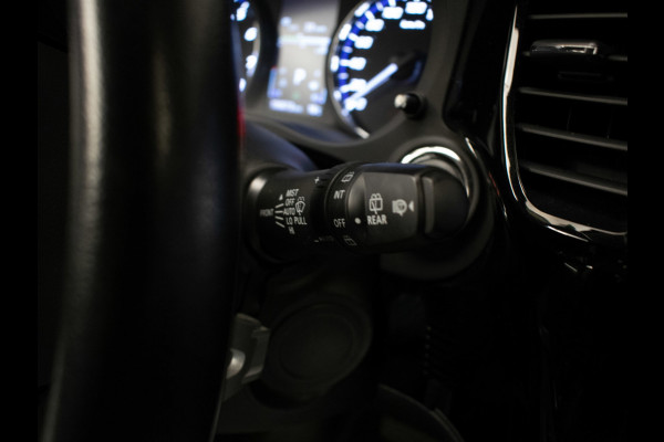 Mitsubishi Outlander 2.0 Connect Pro Sport (APPLE CARPLAY,NAVI,CAMERA,360 VIEW,STOEL/STUUR VERWARMING,CLIMATE,CRUISE,LM VELGEN)
