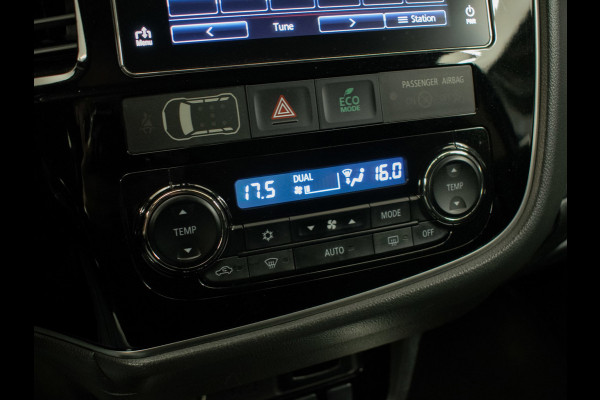 Mitsubishi Outlander 2.0 Connect Pro Sport (APPLE CARPLAY,NAVI,CAMERA,360 VIEW,STOEL/STUUR VERWARMING,CLIMATE,CRUISE,LM VELGEN)