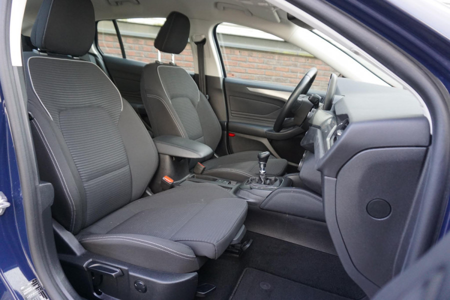 Ford FOCUS Wagon 1.0 EcoB.125PK Titanium Bus./Comfortstoelen/ B&O Geluidsinstallatie.