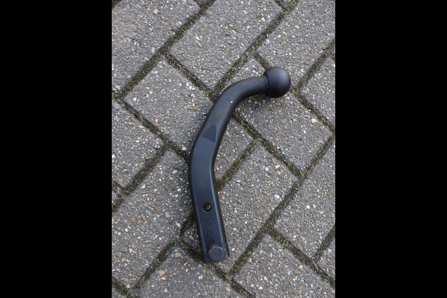 Mercedes-Benz B-Klasse 180 AUT. + 19 INCH LMV | TREKHAAK | LED | CAMERA | STOELVERW. | NAVIGATIE