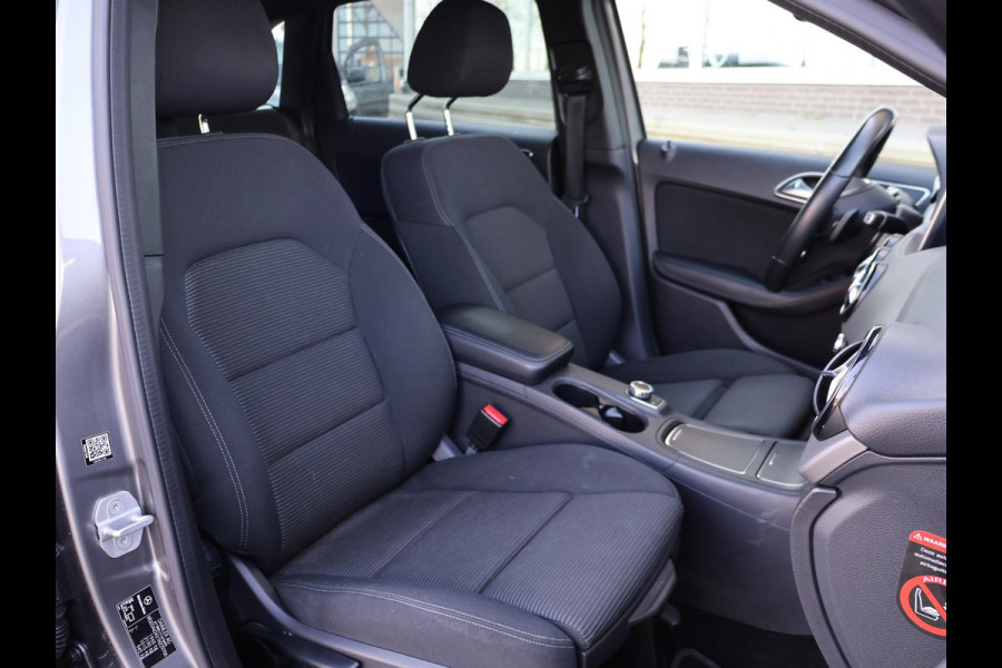 Mercedes-Benz B-Klasse 180 AUT. + 19 INCH LMV | TREKHAAK | LED | CAMERA | STOELVERW. | NAVIGATIE