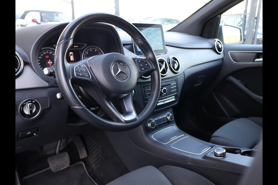 Mercedes-Benz B-Klasse 180 AUT. + 19 INCH LMV | TREKHAAK | LED | CAMERA | STOELVERW. | NAVIGATIE