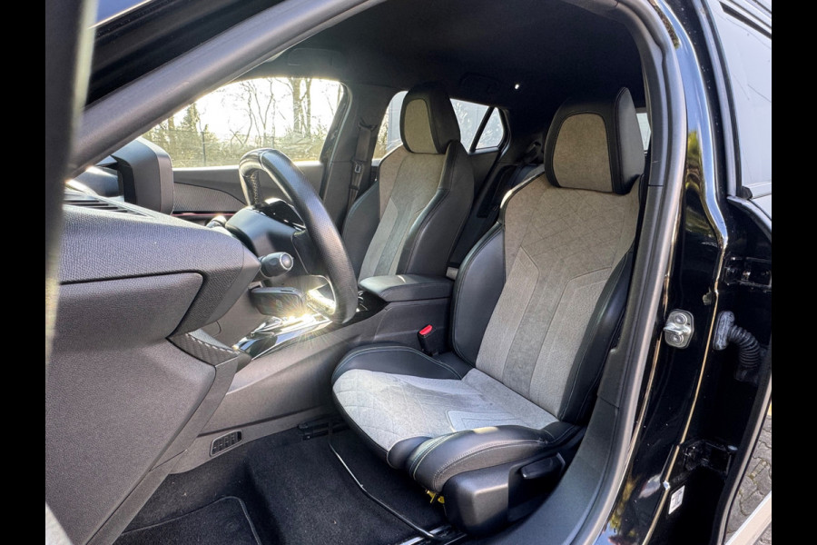 Peugeot e-2008 E-2008 GT 50kWh STOELVERWARMING DAB+ CARPLAY SFEERVERLICHTING AMBIANCE NAP