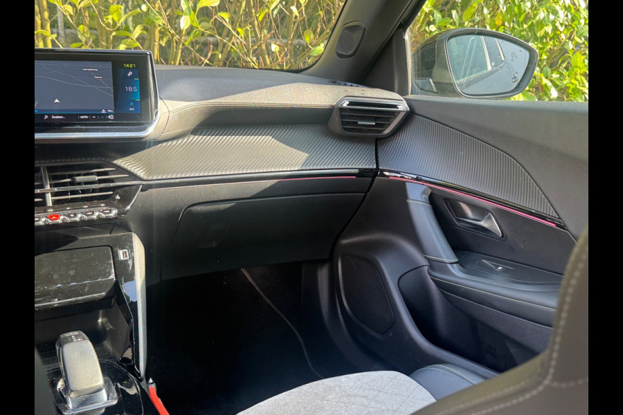 Peugeot e-2008 E-2008 GT 50kWh STOELVERWARMING DAB+ CARPLAY SFEERVERLICHTING AMBIANCE NAP