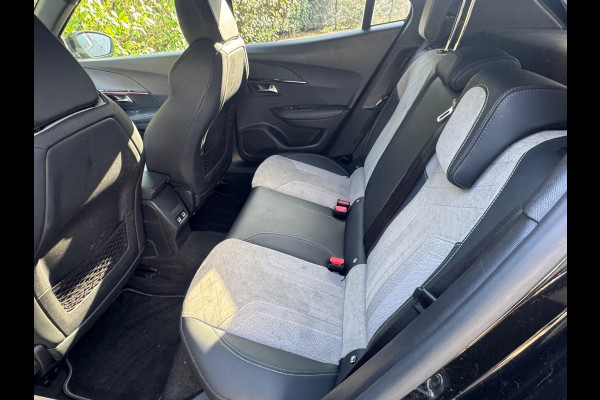Peugeot e-2008 E-2008 GT 50kWh STOELVERWARMING DAB+ CARPLAY SFEERVERLICHTING AMBIANCE NAP