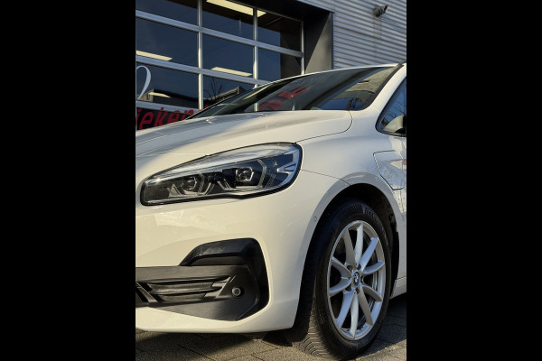 BMW 2 Serie Active Tourer 225xe iPerformance eDrive Edition - AUTOMAAT I Navigatie I Airco I PDC I Sport velgen I Dealer onderh.