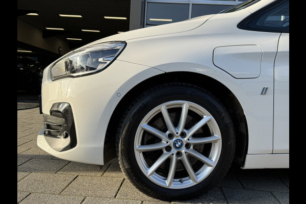 BMW 2 Serie Active Tourer 225xe iPerformance eDrive Edition - AUTOMAAT I Navigatie I Airco I PDC I Sport velgen I Dealer onderh.