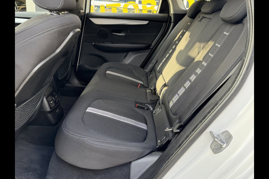 BMW 2 Serie Active Tourer 225xe iPerformance eDrive Edition - AUTOMAAT I Navigatie I Airco I PDC I Sport velgen I Dealer onderh.