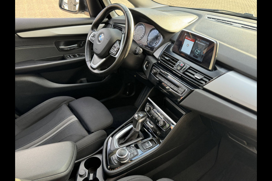 BMW 2 Serie Active Tourer 225xe iPerformance eDrive Edition - AUTOMAAT I Navigatie I Airco I PDC I Sport velgen I Dealer onderh.