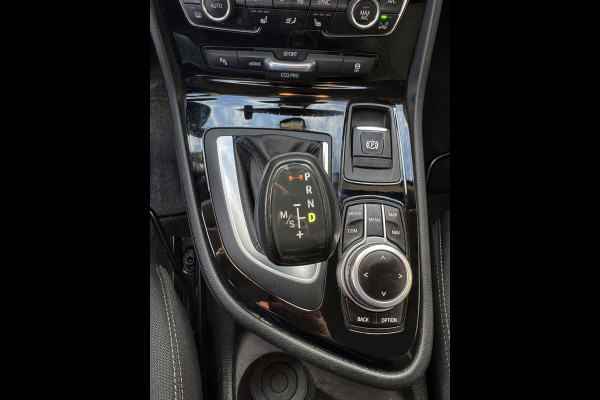 BMW 2 Serie Active Tourer 225xe iPerformance eDrive Edition - AUTOMAAT I Navigatie I Airco I PDC I Sport velgen I Dealer onderh.