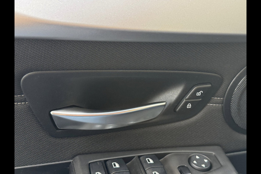 BMW 2 Serie Active Tourer 225xe iPerformance eDrive Edition - AUTOMAAT I Navigatie I Airco I PDC I Sport velgen I Dealer onderh.