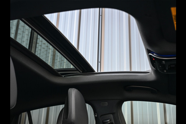 Mercedes-Benz GLC Coupé 300e 4MATIC AMG Line Panoramadak | Luchtvering | Distronic | Ambient verlichting plus | Achterasbesturing | Multicontourstoelen | 360 Camera | Digital Light |