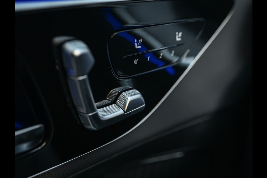 Mercedes-Benz GLC Coupé 300e 4MATIC AMG Line Panoramadak | Luchtvering | Distronic | Ambient verlichting plus | Achterasbesturing | Multicontourstoelen | 360 Camera | Digital Light |