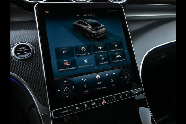 Mercedes-Benz GLC Coupé 300e 4MATIC AMG Line Panoramadak | Luchtvering | Distronic | Ambient verlichting plus | Achterasbesturing | Multicontourstoelen | 360 Camera | Digital Light |