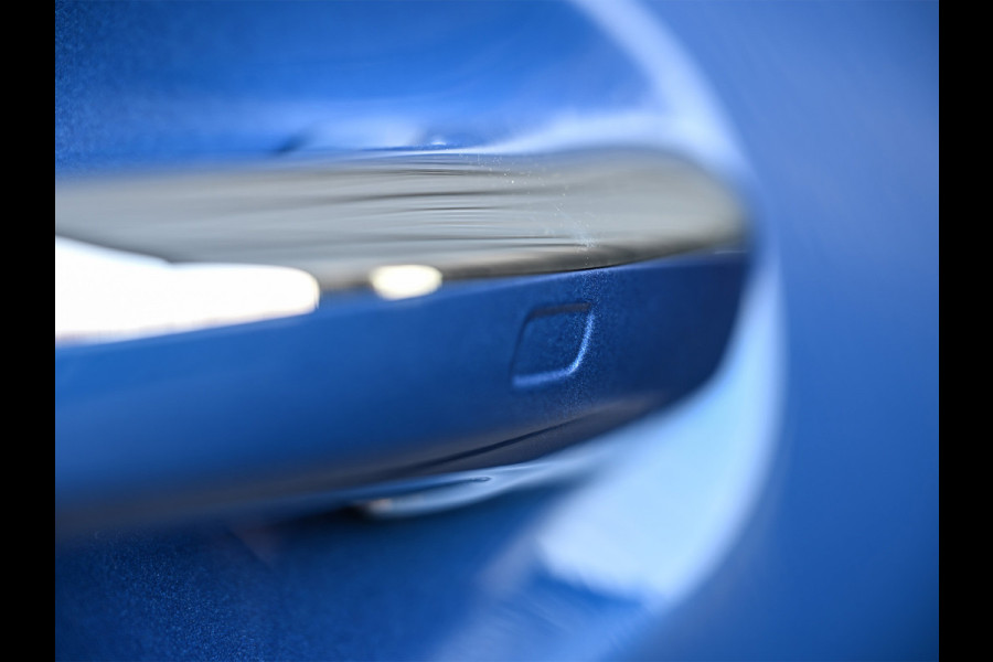 Mercedes-Benz GLC Coupé 300e 4MATIC AMG Line Panoramadak | Luchtvering | Distronic | Ambient verlichting plus | Achterasbesturing | Multicontourstoelen | 360 Camera | Digital Light |