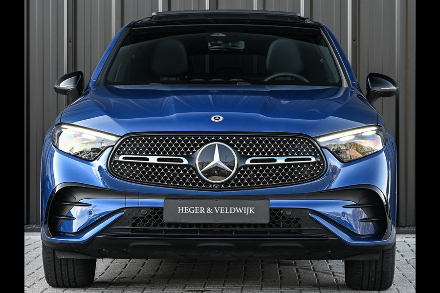 Mercedes-Benz GLC Coupé 300e 4MATIC AMG Line Panoramadak | Luchtvering | Distronic | Ambient verlichting plus | Achterasbesturing | Multicontourstoelen | 360 Camera | Digital Light |
