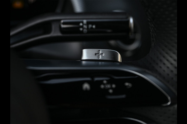 Mercedes-Benz GLC Coupé 300e 4MATIC AMG Line Panoramadak | Luchtvering | Distronic | Ambient verlichting plus | Achterasbesturing | Multicontourstoelen | 360 Camera | Digital Light |