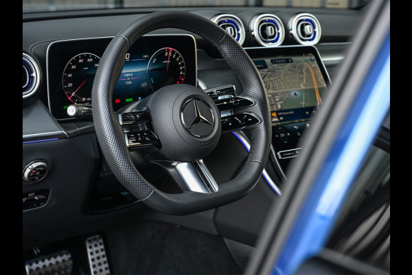 Mercedes-Benz GLC Coupé 300e 4MATIC AMG Line Panoramadak | Luchtvering | Distronic | Ambient verlichting plus | Achterasbesturing | Multicontourstoelen | 360 Camera | Digital Light |