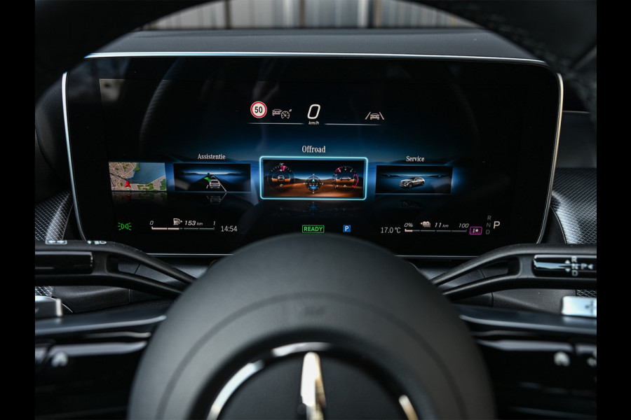 Mercedes-Benz GLC Coupé 300e 4MATIC AMG Line Panoramadak | Luchtvering | Distronic | Ambient verlichting plus | Achterasbesturing | Multicontourstoelen | 360 Camera | Digital Light |