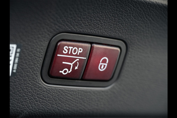 Mercedes-Benz GLC Coupé 300e 4MATIC AMG Line Panoramadak | Luchtvering | Distronic | Ambient verlichting plus | Achterasbesturing | Multicontourstoelen | 360 Camera | Digital Light |