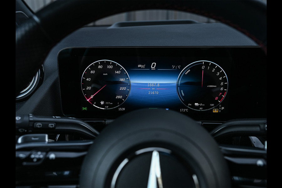 Mercedes-Benz GLA 250 e AMG Line Facelift | Panoramadak | Elektr. verst. stoelen met geheugen | Ambient verlichting | 20 inch | Burmester audio