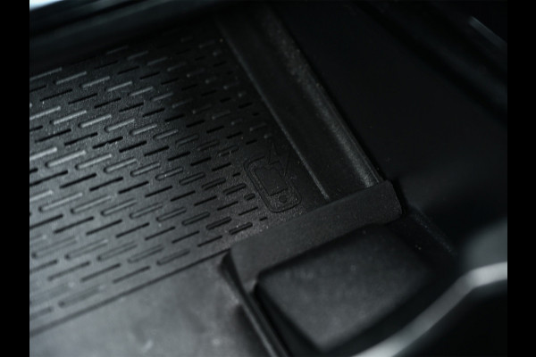 Mercedes-Benz GLA 250 e AMG Line Facelift | Panoramadak | Elektr. verst. stoelen met geheugen | Ambient verlichting | 20 inch | Burmester audio