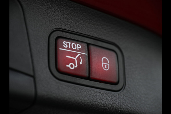 Mercedes-Benz GLA 250 e AMG Line Facelift | Panoramadak | Elektr. verst. stoelen met geheugen | Ambient verlichting | 20 inch | Burmester audio