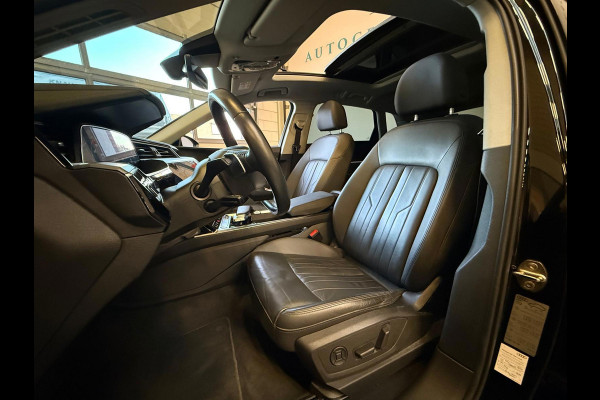 Audi e-tron 50 quattro Launch edition Plus 71 kWh Pano Trekhaak