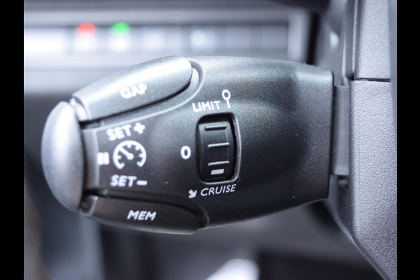 Peugeot 3008 1.6 HYbrid4 300 Première Pack Avantage SCHUIF- KANTELDAK | LEREN BEKLEDING | ACHTERUITRIJCAMERA MET SENSOREN | E.C.C. |