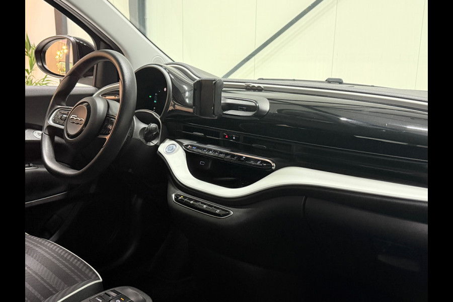 Fiat 500 Action 24 kWh SOH 91% Led Pdc Airco lane Assist Cruise Keyless start Virtual