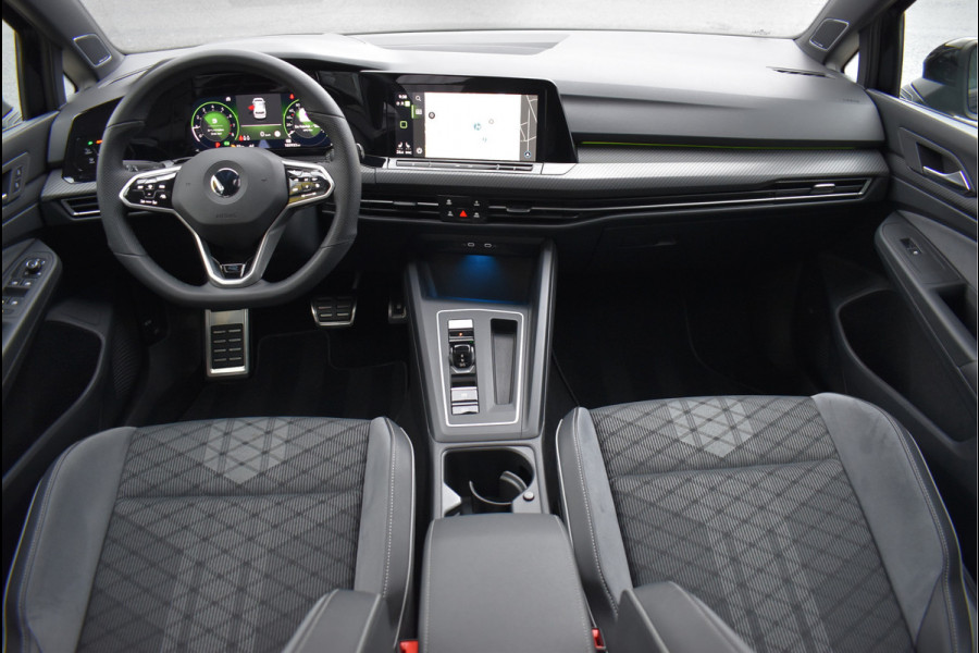 Volkswagen Golf 1.5 eTSI R-Line 150 Pk Pano H/K Navi HUD Camera ACC