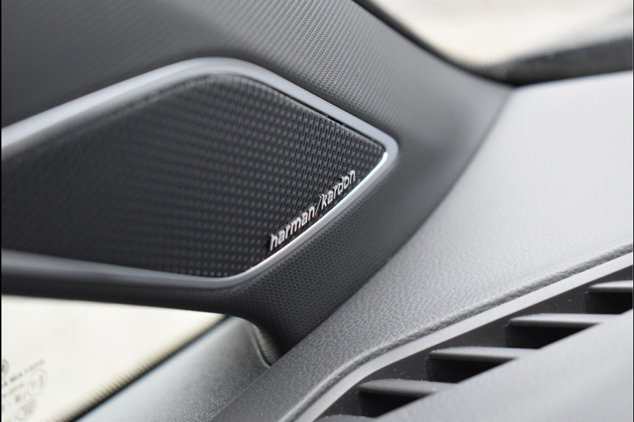 Volkswagen Golf 1.5 eTSI R-Line 150 Pk Pano H/K Navi HUD Camera ACC