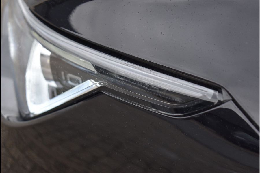 Volkswagen Golf 1.5 eTSI R-Line 150 Pk Pano H/K Navi HUD Camera ACC