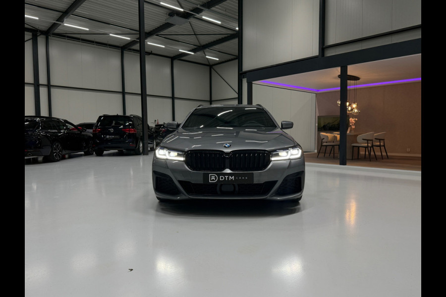 BMW 5 Serie Touring M-pakket Luchtvering VOL OPTIES | HUD | CarPlay | Trekhaak | Memory | Virtual | ACC