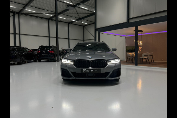 BMW 5 Serie Touring M-pakket Luchtvering VOL OPTIES | HUD | CarPlay | Trekhaak | Memory | Virtual | ACC