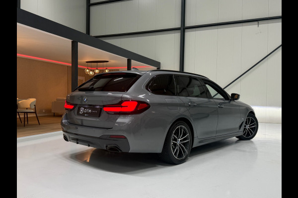 BMW 5 Serie Touring M-pakket Luchtvering VOL OPTIES | HUD | CarPlay | Trekhaak | Memory | Virtual | ACC