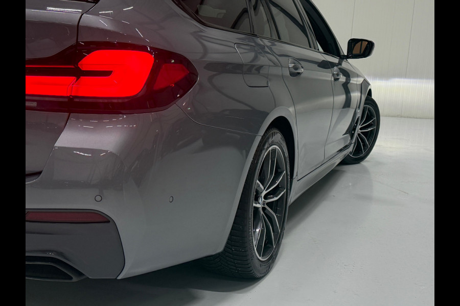 BMW 5 Serie Touring M-pakket Luchtvering VOL OPTIES | HUD | CarPlay | Trekhaak | Memory | Virtual | ACC