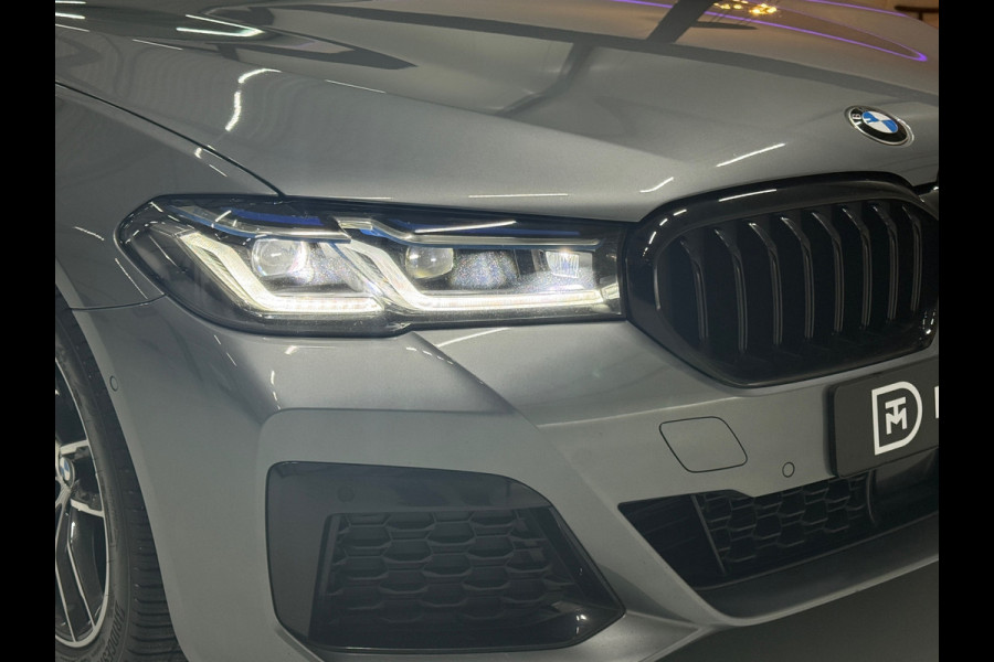 BMW 5 Serie Touring M-pakket Luchtvering VOL OPTIES | HUD | CarPlay | Trekhaak | Memory | Virtual | ACC