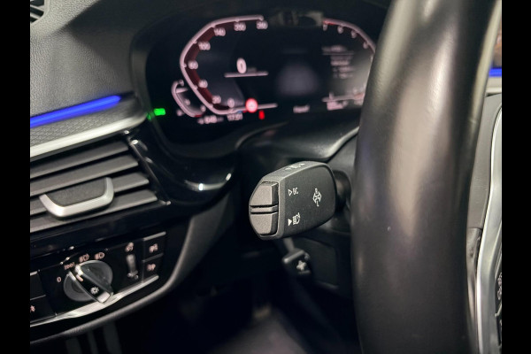 BMW 5 Serie Touring M-pakket Luchtvering VOL OPTIES | HUD | CarPlay | Trekhaak | Memory | Virtual | ACC