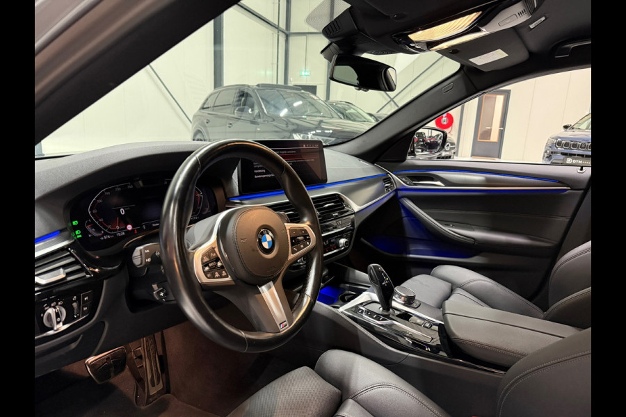 BMW 5 Serie Touring M-pakket Luchtvering VOL OPTIES | HUD | CarPlay | Trekhaak | Memory | Virtual | ACC