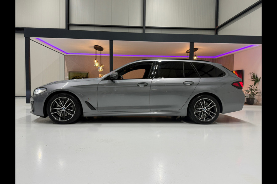 BMW 5 Serie Touring M-pakket Luchtvering VOL OPTIES | HUD | CarPlay | Trekhaak | Memory | Virtual | ACC