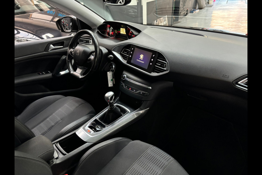 Peugeot 308 1.2 PureTech Allure / Carplay / 130Pk