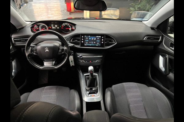 Peugeot 308 1.2 PureTech Allure / Carplay / 130Pk