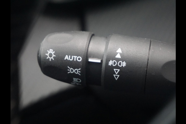 Peugeot 2008 1.2 PureTech Allure Pack All seasonbanden