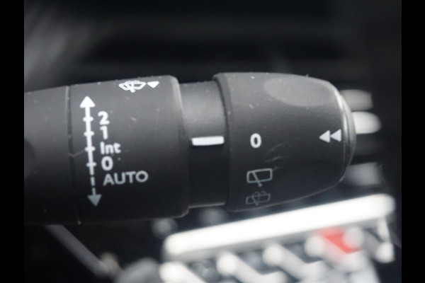 Peugeot 2008 1.2 PureTech Allure Pack All seasonbanden