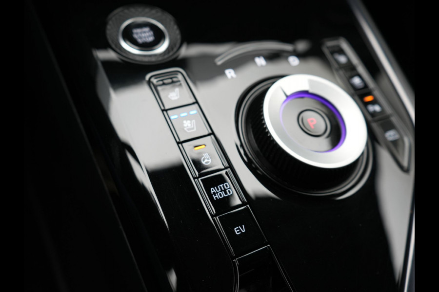 Kia Niro 1.6 GDi DynamicLine Plug In Hybrid 182pk PHEV | Trekhaak Afn. | Adaptive Cruise | Head Up | Camera | Harman / Kardon | Lederen Sportstoelen Memory & Ventilatie | Sfeerverlichting | Stoelen & Stuur Verwarmd | Apple Carplay | Keyless  |