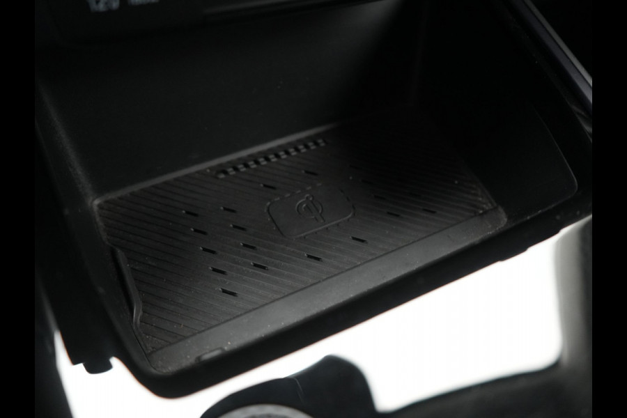 Kia Niro 1.6 GDi DynamicLine Plug In Hybrid 182pk PHEV | Trekhaak Afn. | Adaptive Cruise | Head Up | Camera | Harman / Kardon | Lederen Sportstoelen Memory & Ventilatie | Sfeerverlichting | Stoelen & Stuur Verwarmd | Apple Carplay | Keyless  |