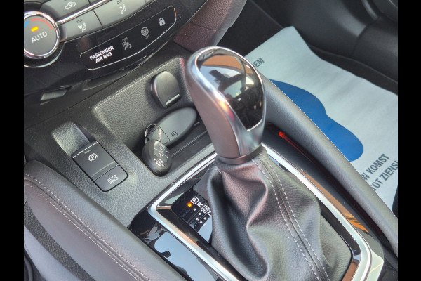 Nissan QASHQAI 1.3 DIG-T N-Connecta DCT-7 Pano, Navi, Camera,